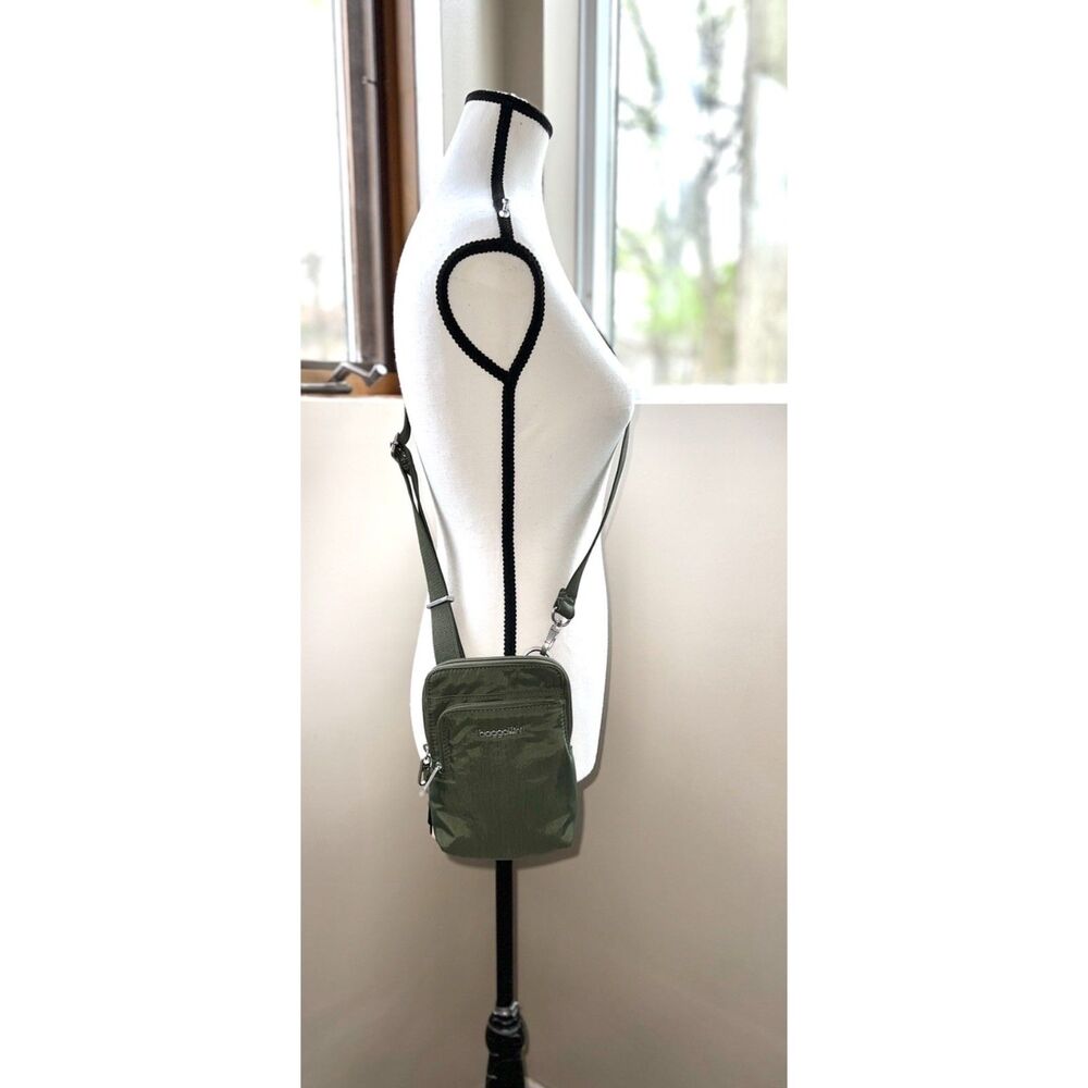 NWT Baggallini Securtex Activity Crossbody in army green